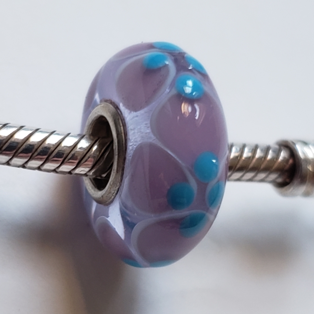 Trollbead universal unique glass bead purple blue
